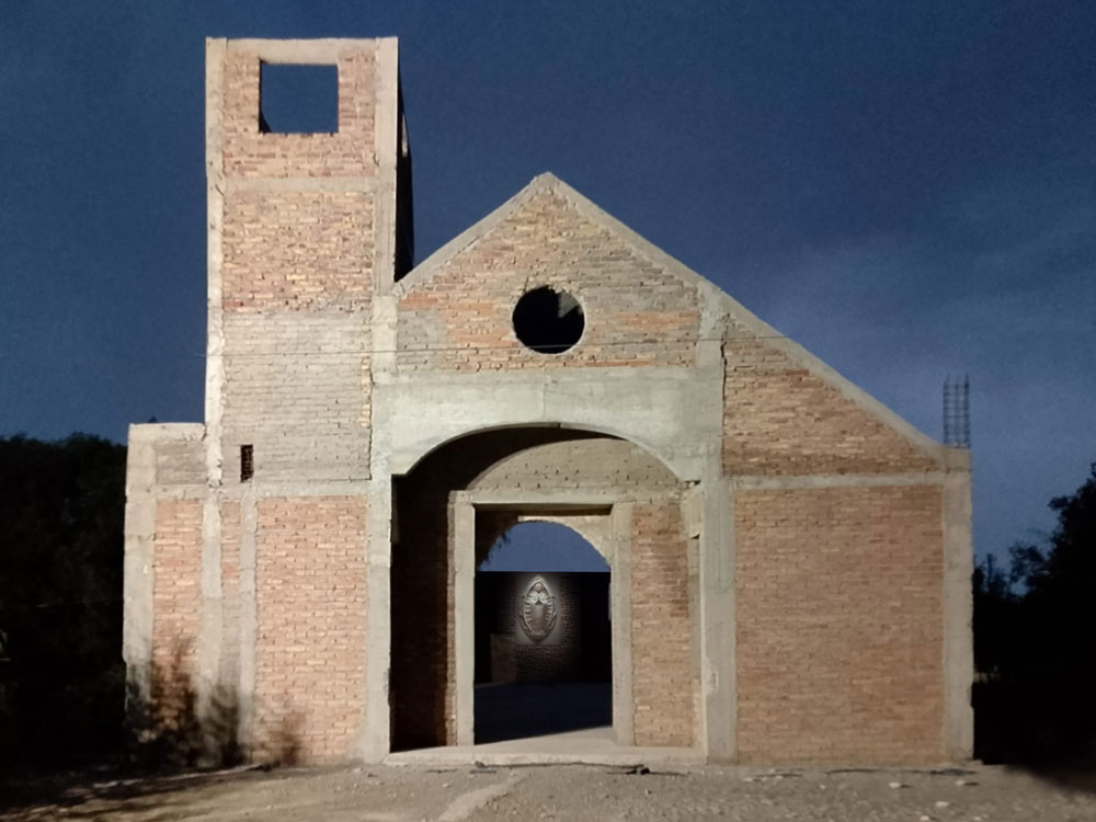 La chiesa della Virgen de la Paz, in costruzione.