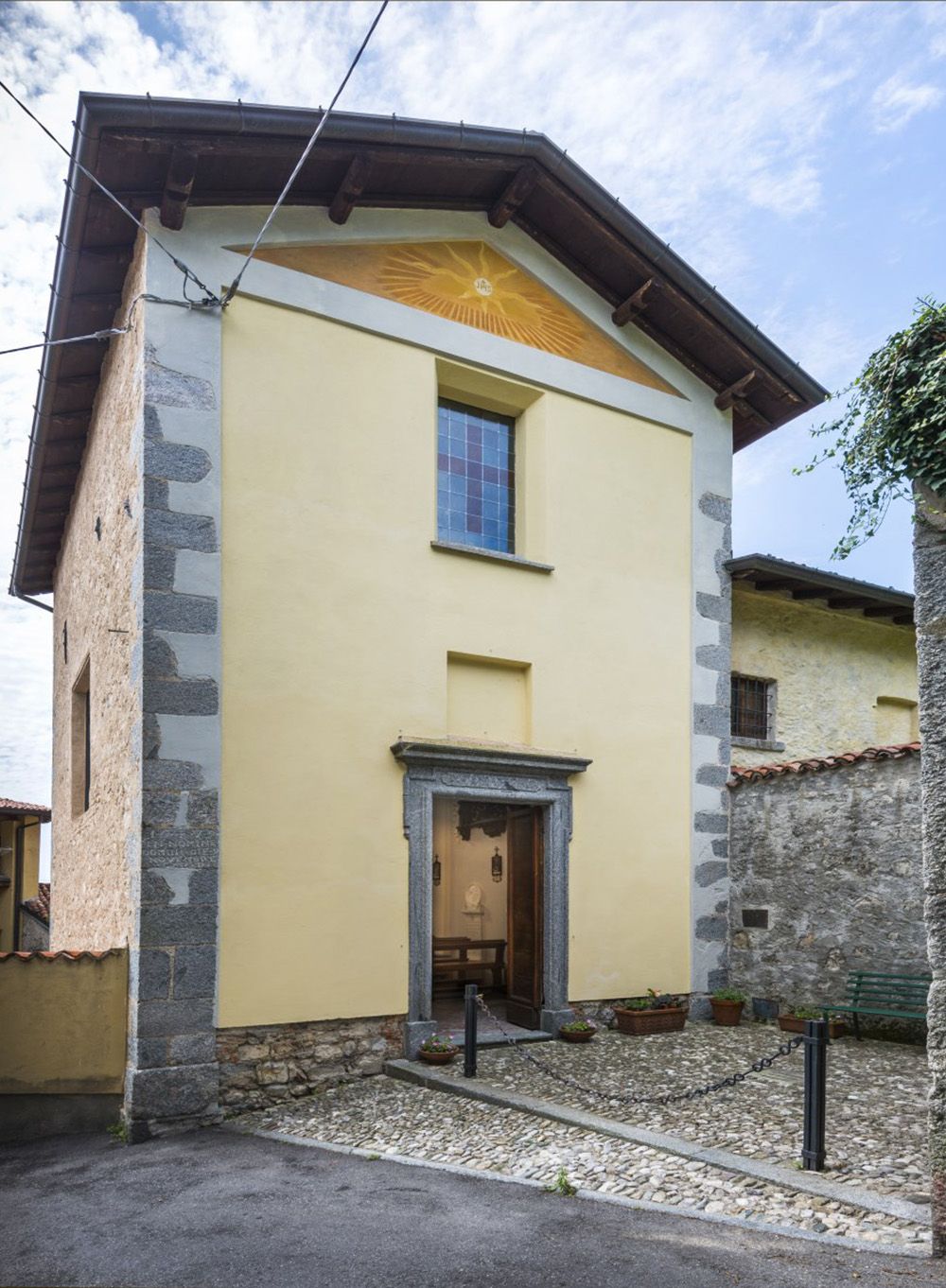 Oratorio S. Elisabetta: esterno.