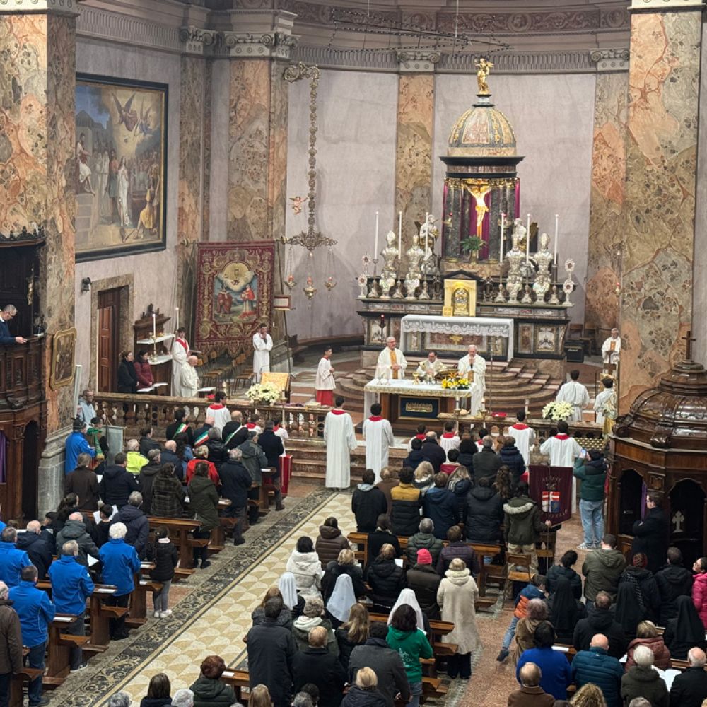 Interno della chiesa parrocchiale di Albese con Cassano