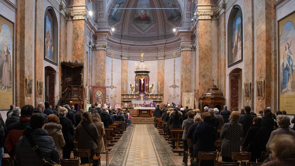 La chiesa parrocchiale durante la celebrazione