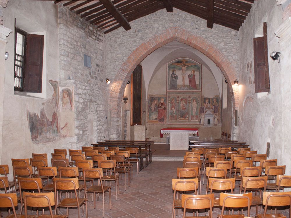Chiesa di San Pietro: interno.