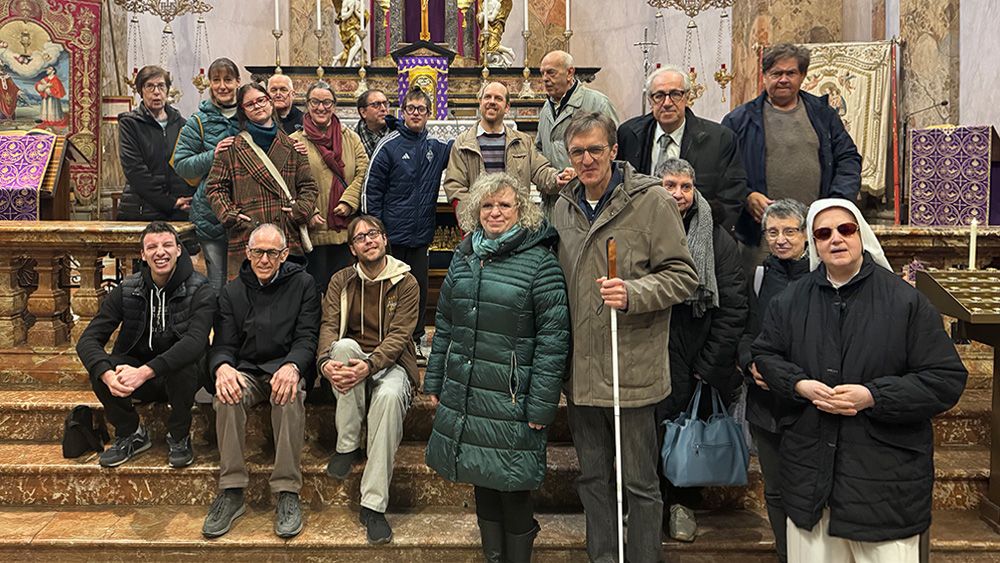 Foto di gruppo al termine della celebrazione